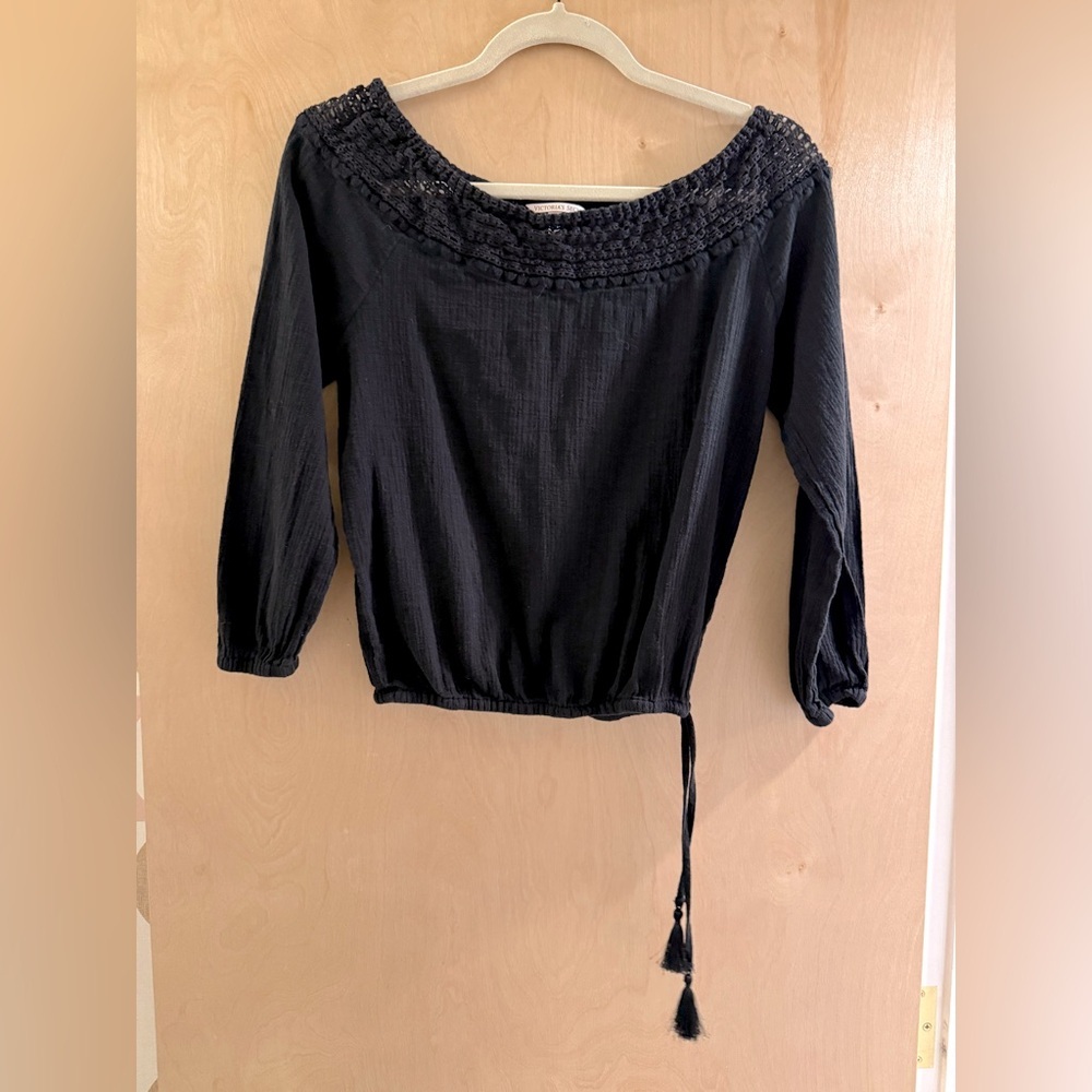 Victoria’ Secret Black Smocked Gauze Top. Eligible 3/$25 - Picture 3 of 11